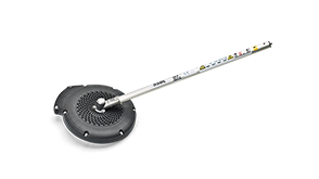 Plan latéral de trois quarts de l’outil Souffleur VersAttach de Honda sur fond blanc. 