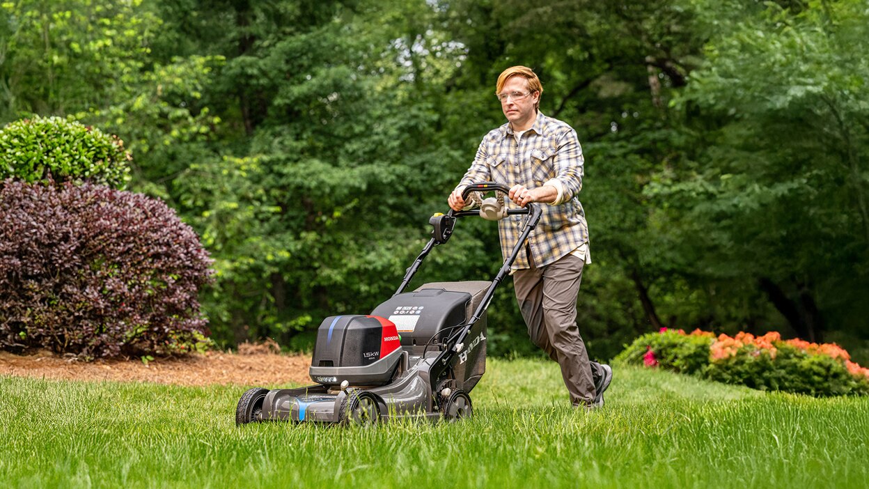 HRX-BV Battery-Powered Premium Residential Lawn Mower | Honda